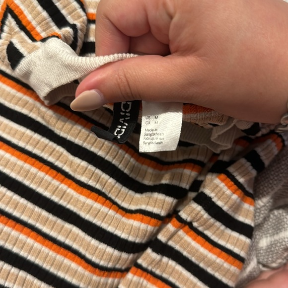 Divided black/orange/beige crop top - Picture 3 of 4